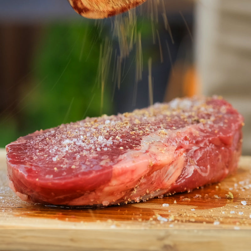 Chargez l'image dans la visionneuse de la galerie, Sel aux Champignons Sauvages | Un chef en saupoudre sur un steak