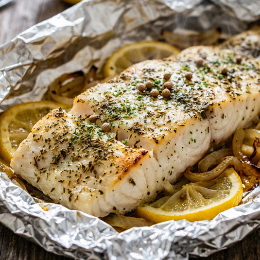 Poisson blanc au citron assaisonné avec épices Épices du Guerrier